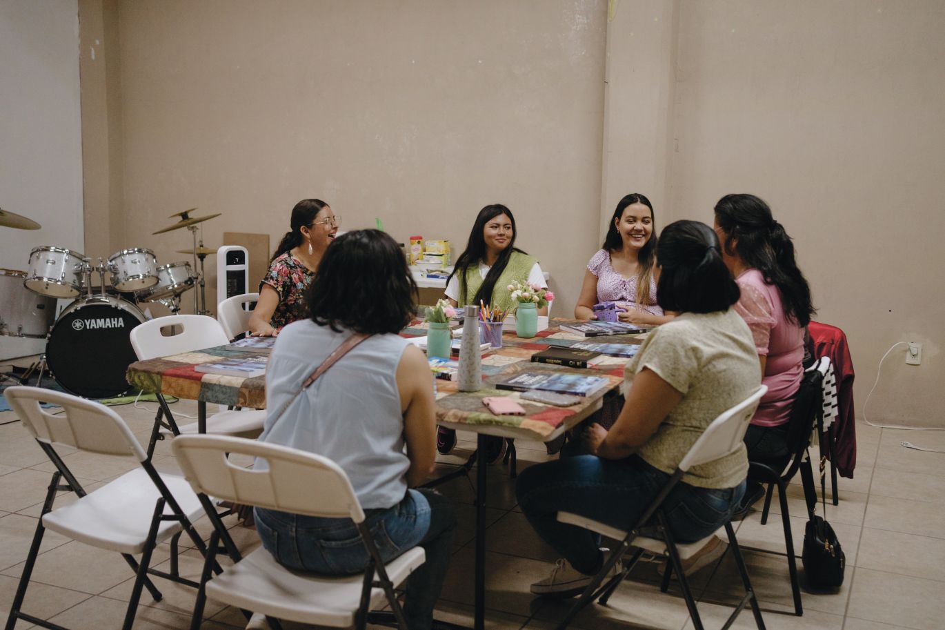 Meksikāņu sievietes pulcējas.