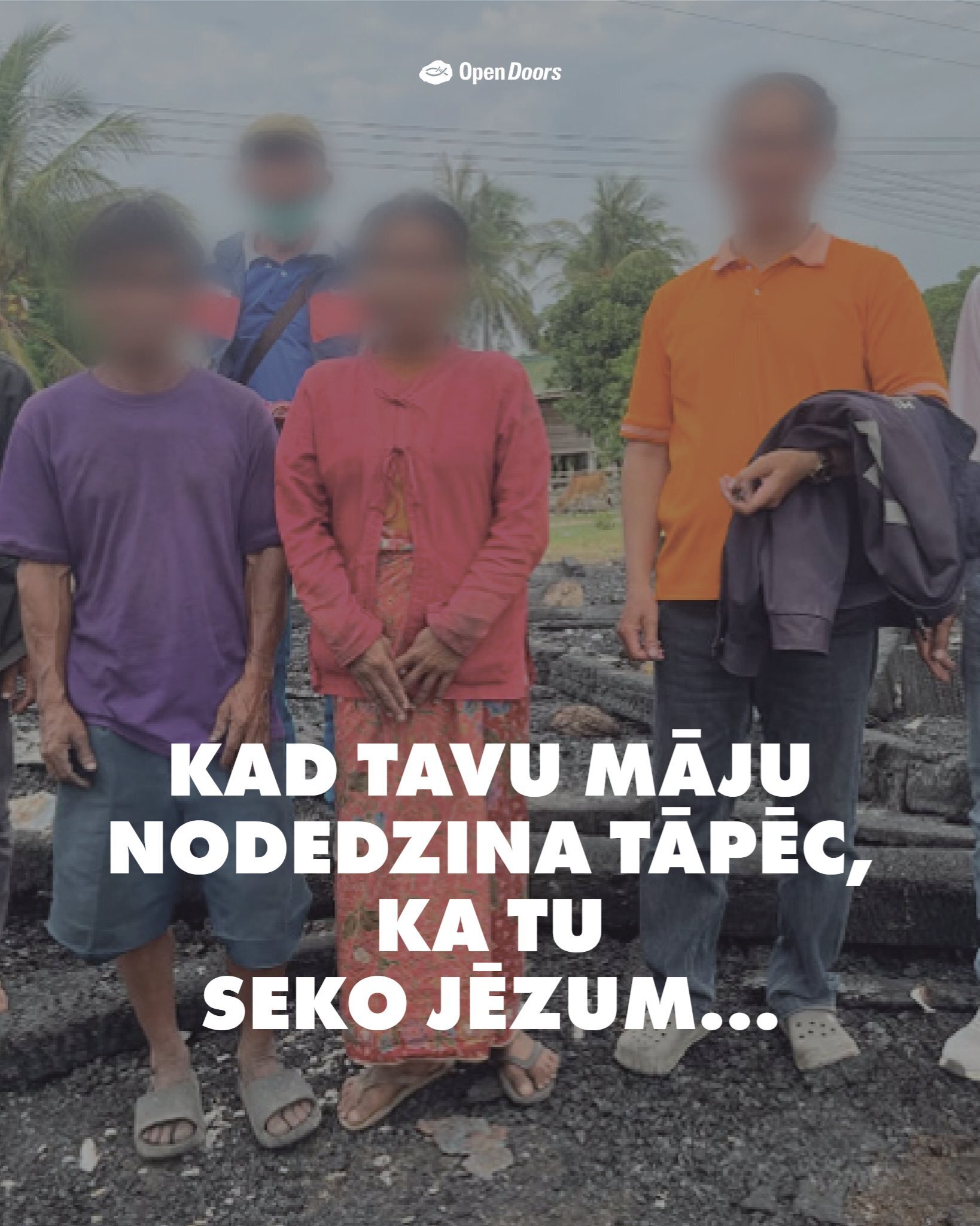 Laosas ģimene atsakās aizliegt ticību pēc mājas nodedzināšanas